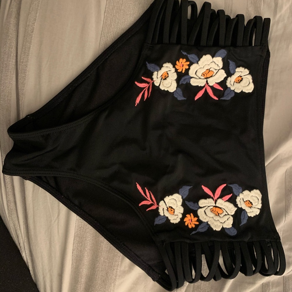 floral detail cheeky high waisted bikini bottom